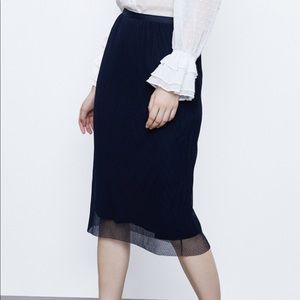 Brand new Urban Revivo navy skirt, US8